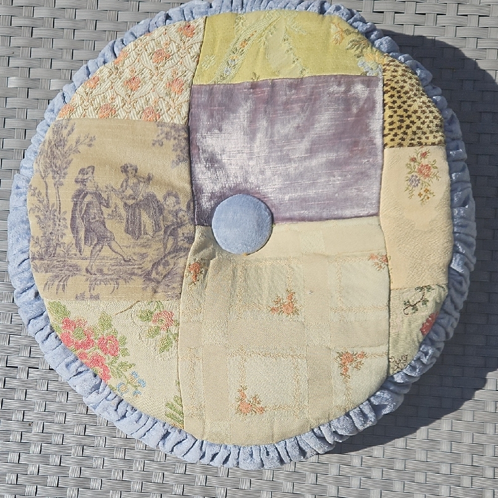 Vintage Handmade Luxury 2 Pc Elegant Patchwork Accent Pillows  Dove Grey Border